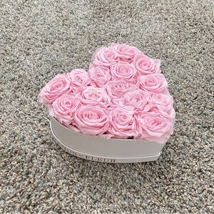 Venus et Fleur Small Heart Eternity Roses White Classic & Blush Rose